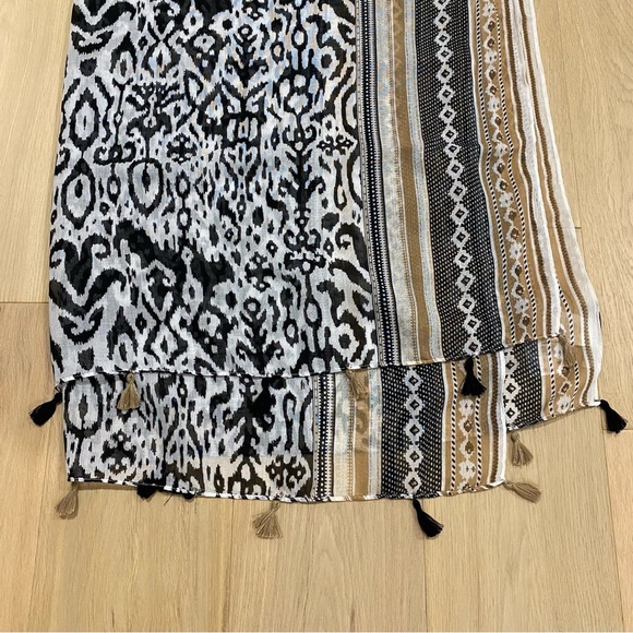 Melanie Lyne | NWT Brown and Black Pattern Scarf 🤎 - Picture 5 of 7